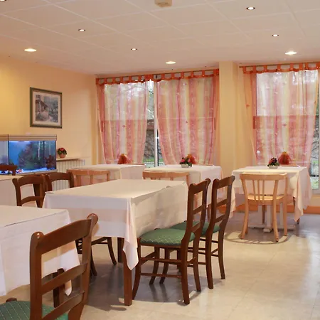 Le Village Hotel 2*