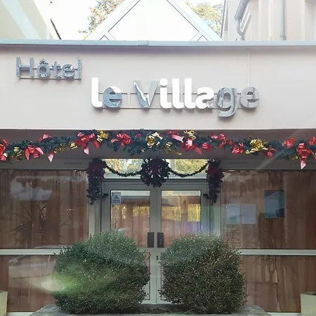 Le Village Hotel
