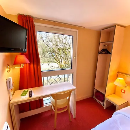 Le Village Hotel Gif-sur-Yvette