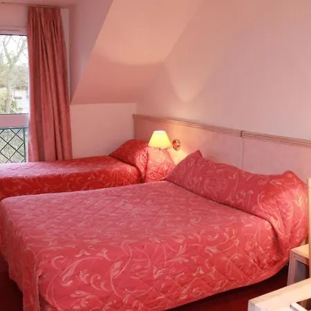 Le Village 2* Gif-sur-Yvette